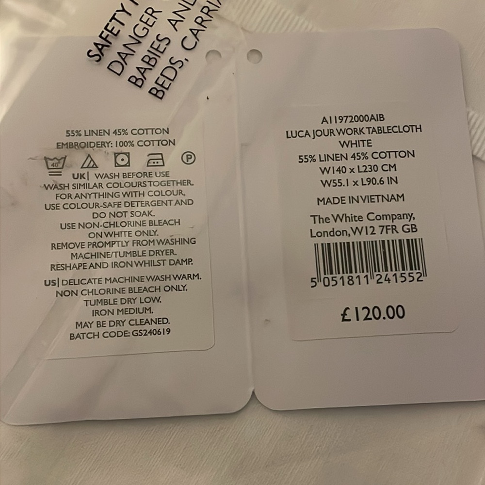 The White Company London - Luca Jour Work Tablecloth in White - Picture 6 of 6